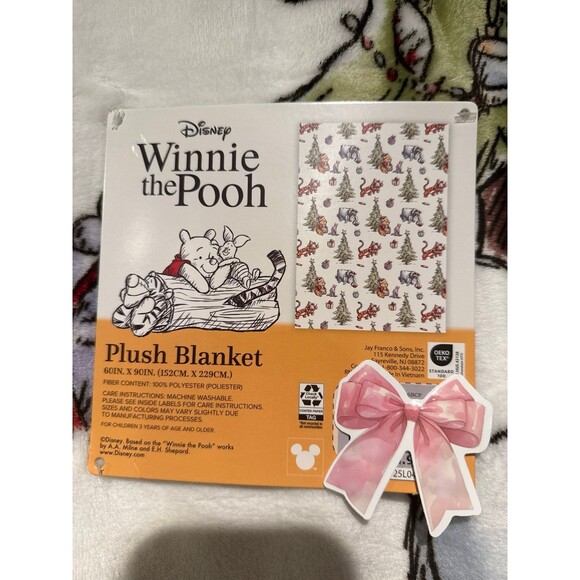 WINNIE THE POOH CHRISTMAS BLANKET - Picture 2 of 6
